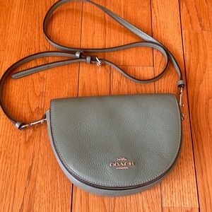 Crossbody purse